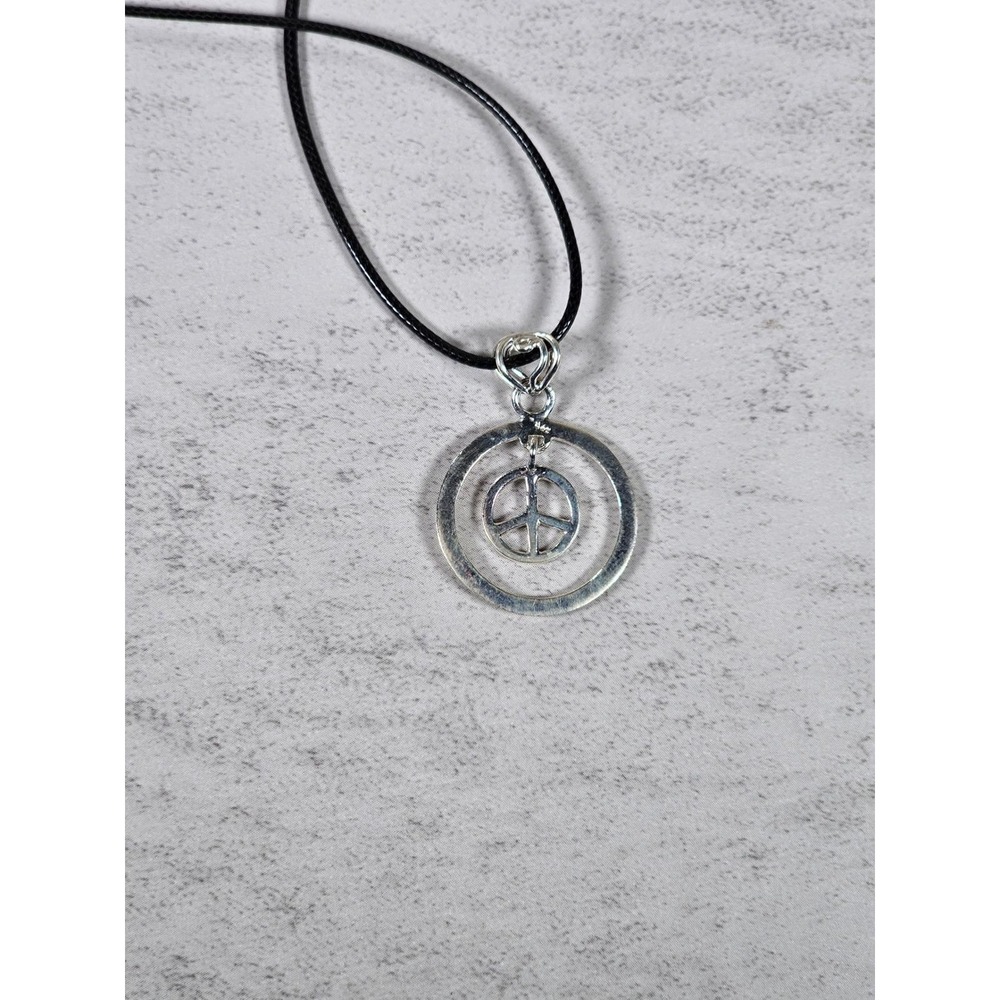 Vintage Peace Symbol Pendant Necklace Silver Tone Boho Jewelry - Picture 9 of 9